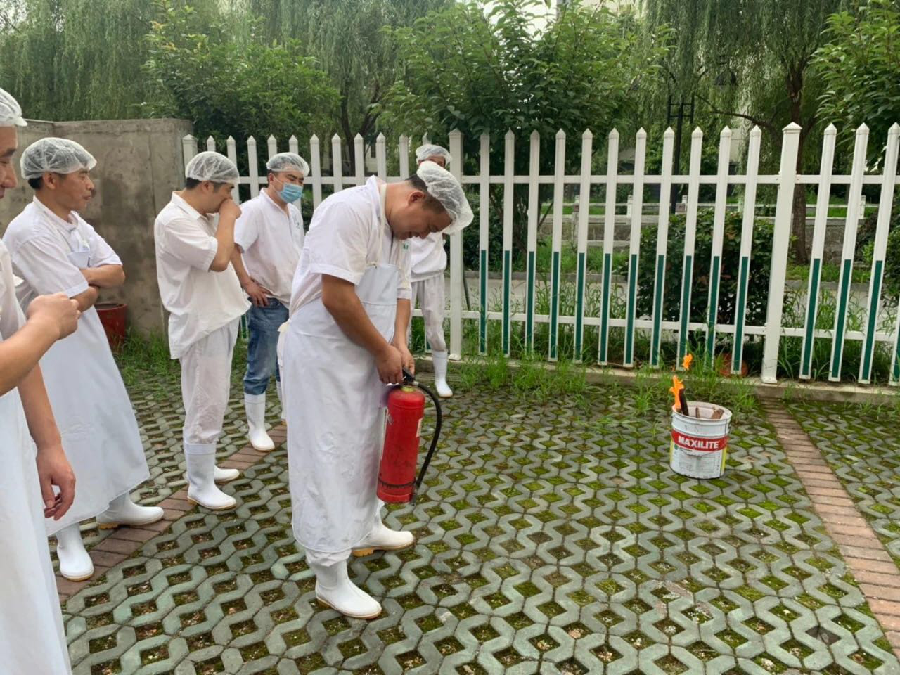 贝晟消防进餐厅 安全防火筑心间(图6) 贝晟消防进餐厅 安全防火筑心间(图6)